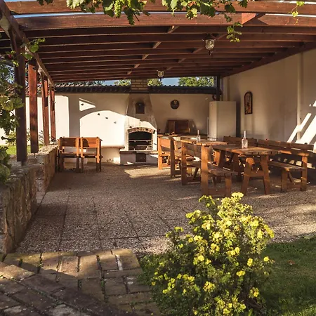 Apartmany Mocovice 아파트 *