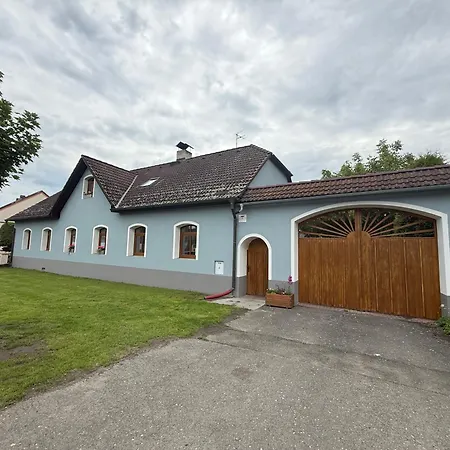 Apartmany Mocovice 아파트 *